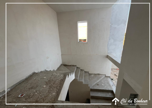 des villas inachevée à rue du parc - la soukra