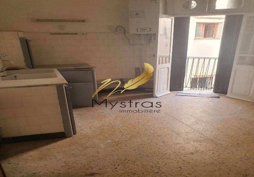 Vente d'un appartement S+4 au cœur de Tunis ville