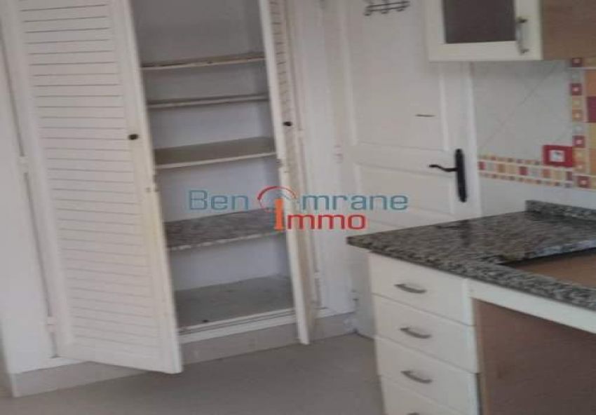A louer un spacieux étage de villaS+3 situé à citée Gahzelle