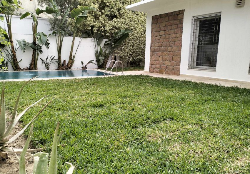 villa  S 5  soukra Park  avec Piscine Jardin