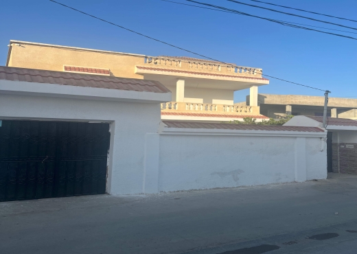 villa À Vendre à ARIANA - Maison familiale à Raoued 500 m² - Immobiliere.tn - Photo 2