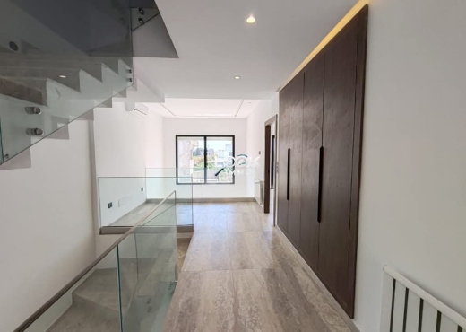 A Vendre Triplex S+4 La Soukra