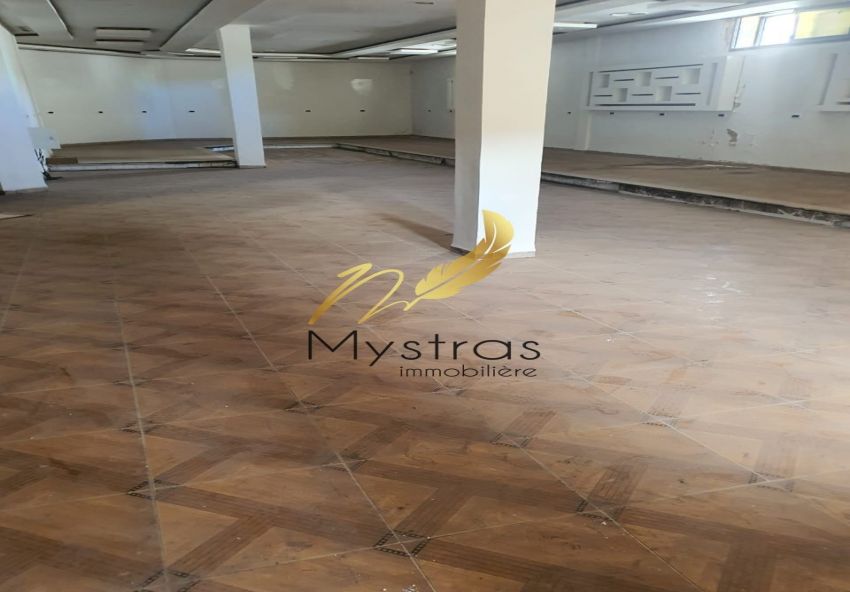 A louer un local commercial Centre ville le passage