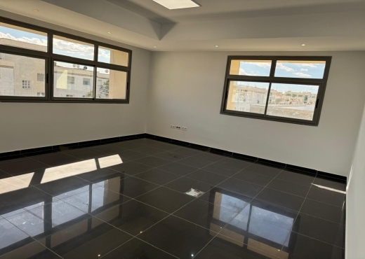 Bureau 220 m² hs au Berge du lac 1