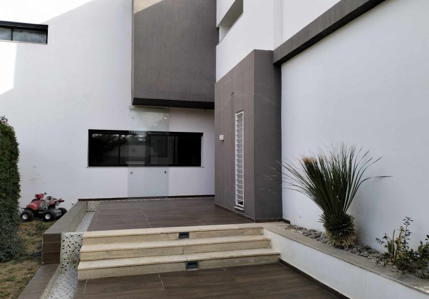 villa prestige   5 Suites 2 salons   Soukra Park