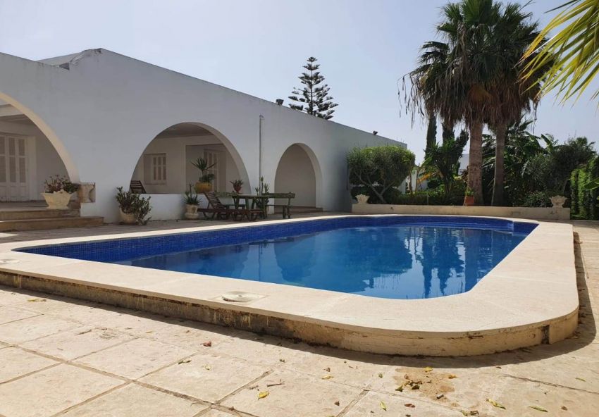 villa  S+6 Choutrana 3  vente Flash terrain  1890 m