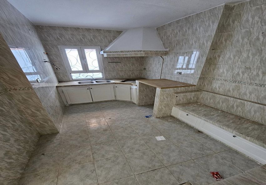 maison a deux niveaux séparée