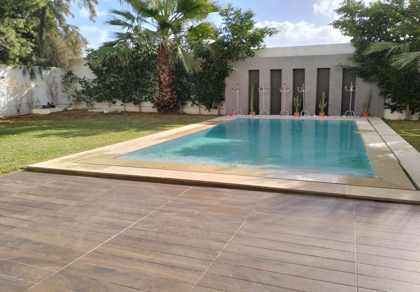 villa prestige   5 Suites 2 salons   Soukra Park