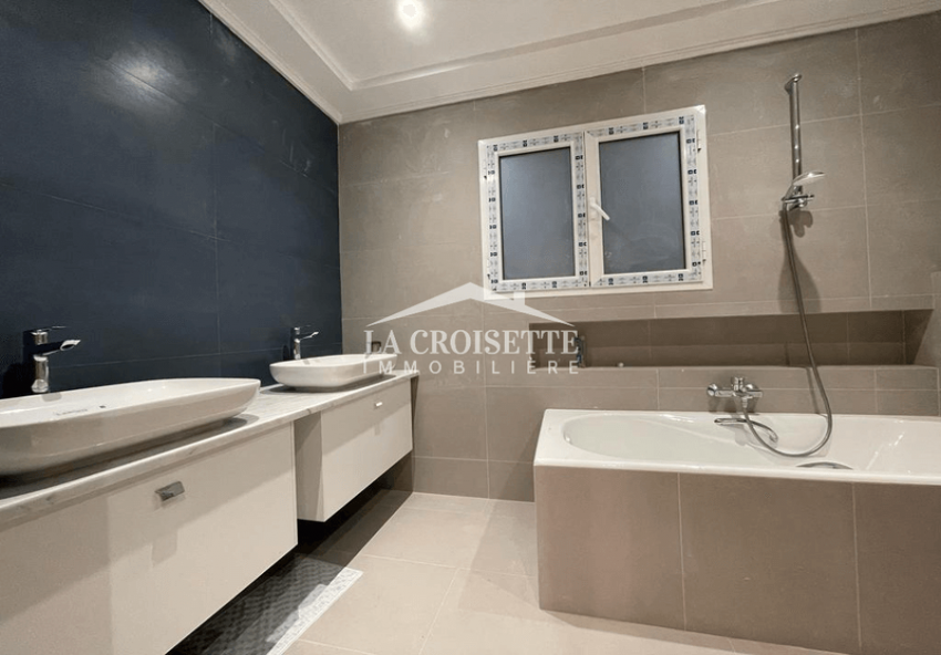 Villa S+3 Avec Terrasse et Piscine à La Marsa MVL1477