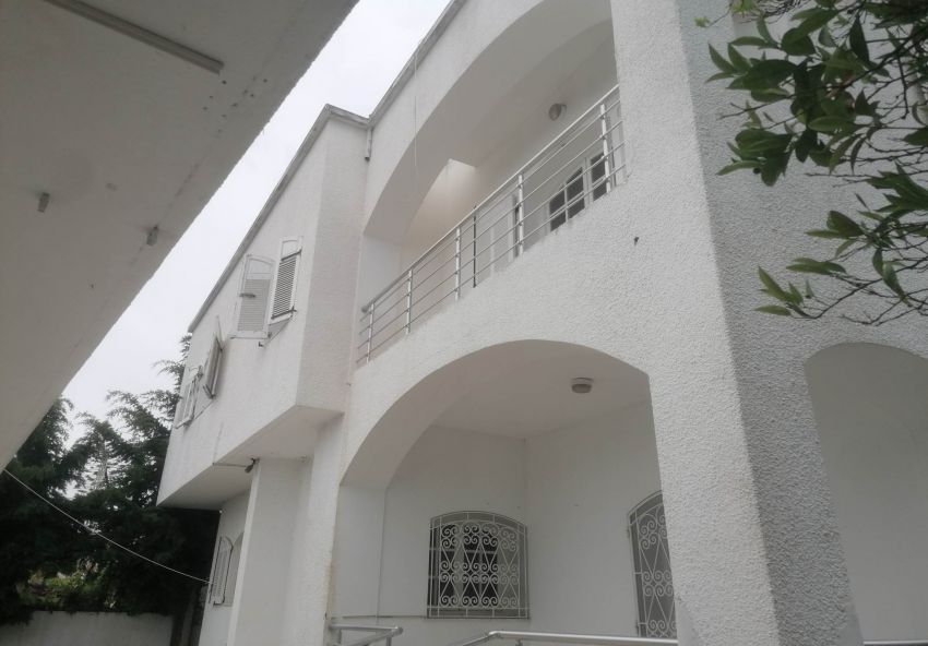 villa  La Soukra  Ain Zaghouan  S4 angle 2 Rue