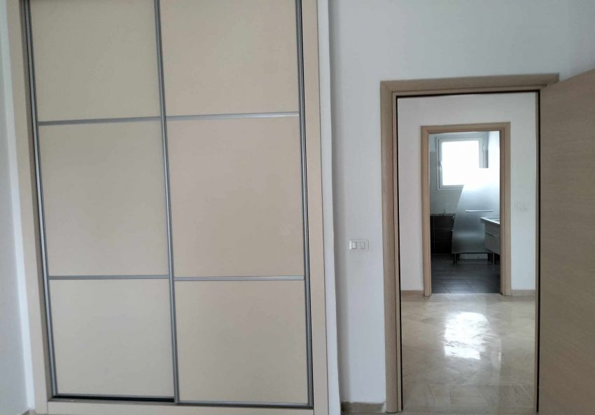 villa  S 5  soukra Park  avec Piscine Jardin