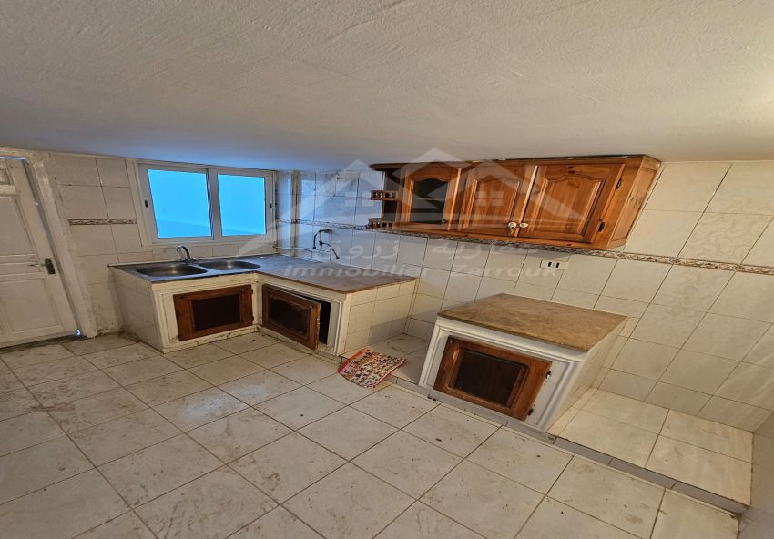 maison a deux niveaux séparée