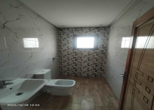 A vendre Une maison nouvellement construit située