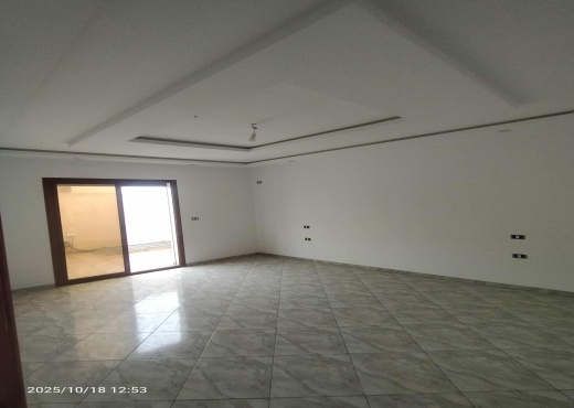 A vendre Une maison nouvellement construit située