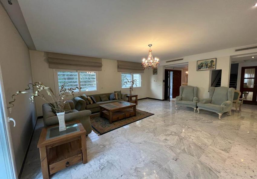 Villa S+5 avec piscine à La Marsa MVL1282