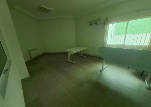 Bureau meublé 5 pièces 200 m² au 1