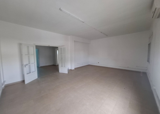 Bureau H+4 au 2ème étage à la Zone