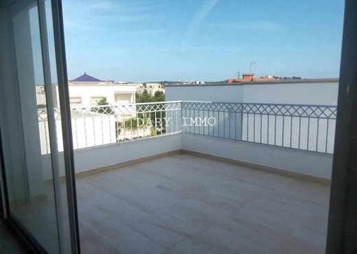 A Louer Etage de villa S+3  (vide)