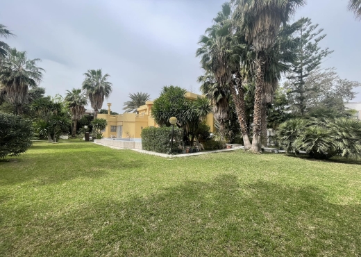 A Vendre Villa  La Soukra