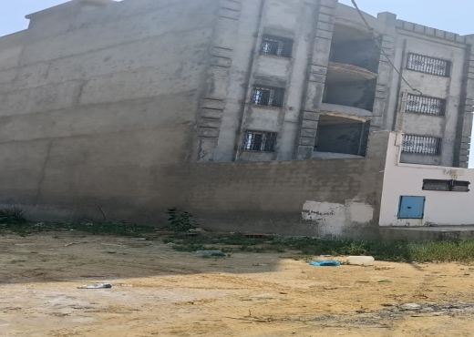 للبيع : أرض في شاطئ الشرف/ البقالطة