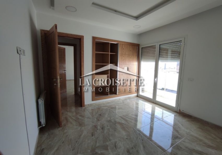 Appartement S+4 avec chambre de service aux Berges du Lac 2 MAL0135