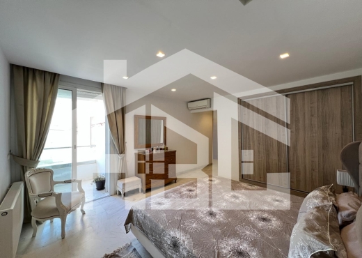 A vendre S+3  aux Jardins D'ennasr