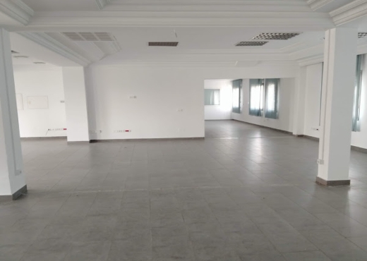 Super bureau 760 m² à Alain savary