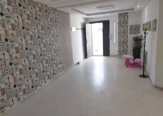 📍 JARDINS D’EL MENZAH 2 : REZ-DE-CHAUSSÉE DE VILL