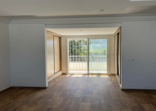 A Vendre Villa S+4 La a Soukra