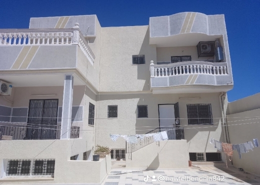 FAHللبيع: ڤيلا في المكنين