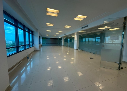 AL Bureau de 498 m² Lac1