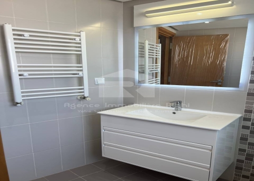A VENDRE un S+1 à Cité Erriadh