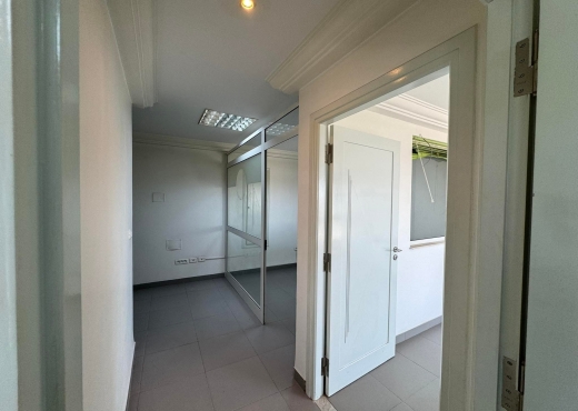 📍 ENNASR 2  : BUREAU H+3 À LOUER