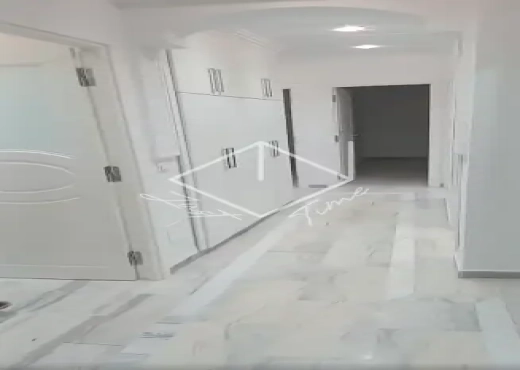 Etage de villa S+3 à louer Ariana