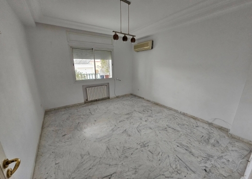 CITE ENNASER 2 : APPARTEMENT S+4 A LOUER