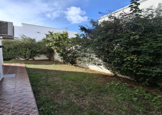 A louer villa S+6 à Ain Zaghouan