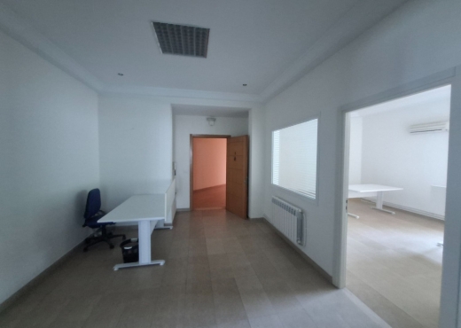 Bureau meublé 5 pièces 200 m² au 1