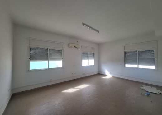 Bureau H+4 au 2ème étage à la Zone