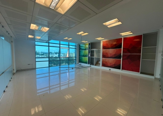AL Bureau de 498 m² Lac1