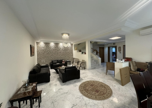 A Vendre Triplex à La Soukra
