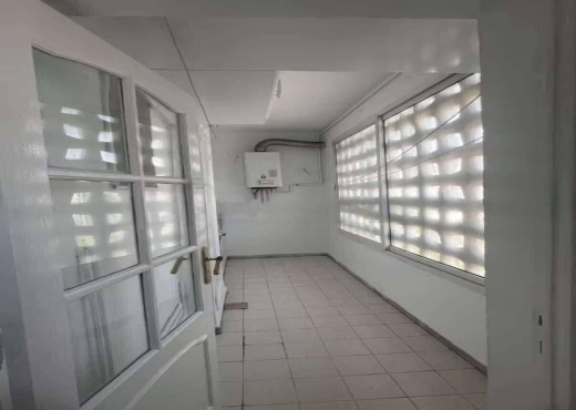 📍ARIANA : APPARTEMENT S+4 À LOUER