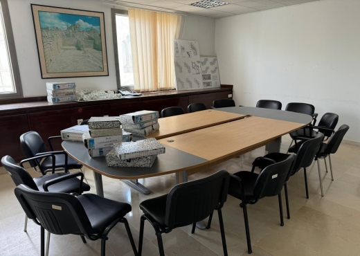 Bureau 858 m² au Berge du Lac 1