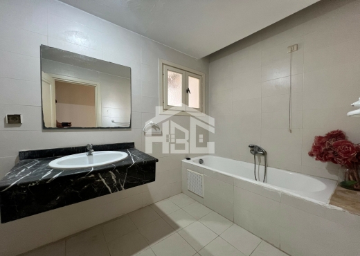 A vendre S+3 de 175 m² à Ennasr 1