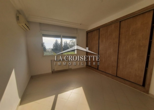 Villa S+6 avec piscine à Gammarth