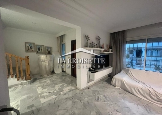 Triplex S+4 avec jardin à La Marsa