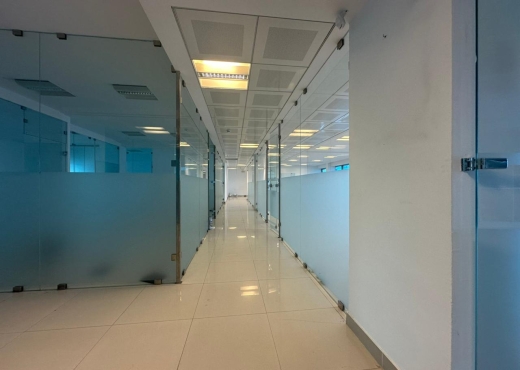 AL Bureau de 498 m² Lac1