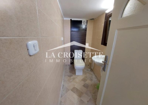 Local commercial en double hauteur