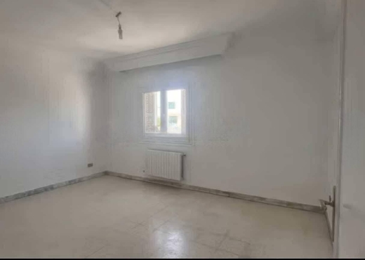 📍ARIANA : APPARTEMENT S+4 À LOUER