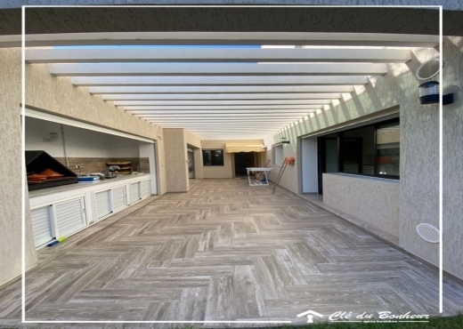 une bellle villa avec piscine à chotrana 3