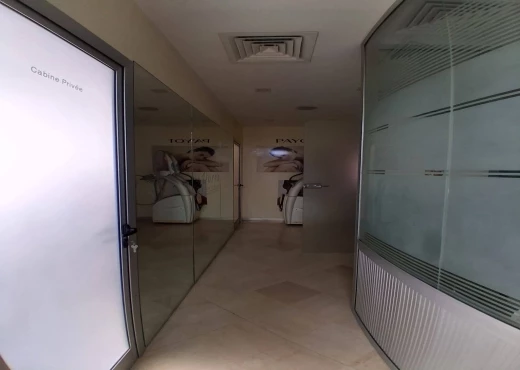 local commercial À Louer à TUNIS - À louer Local commercial  Lac1 - Immobiliere.tn - Photo 3